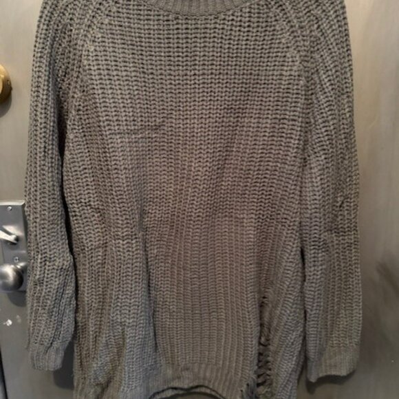 Grey Crew Neck distressed Sweater - NWOT - Picture 14 of 15